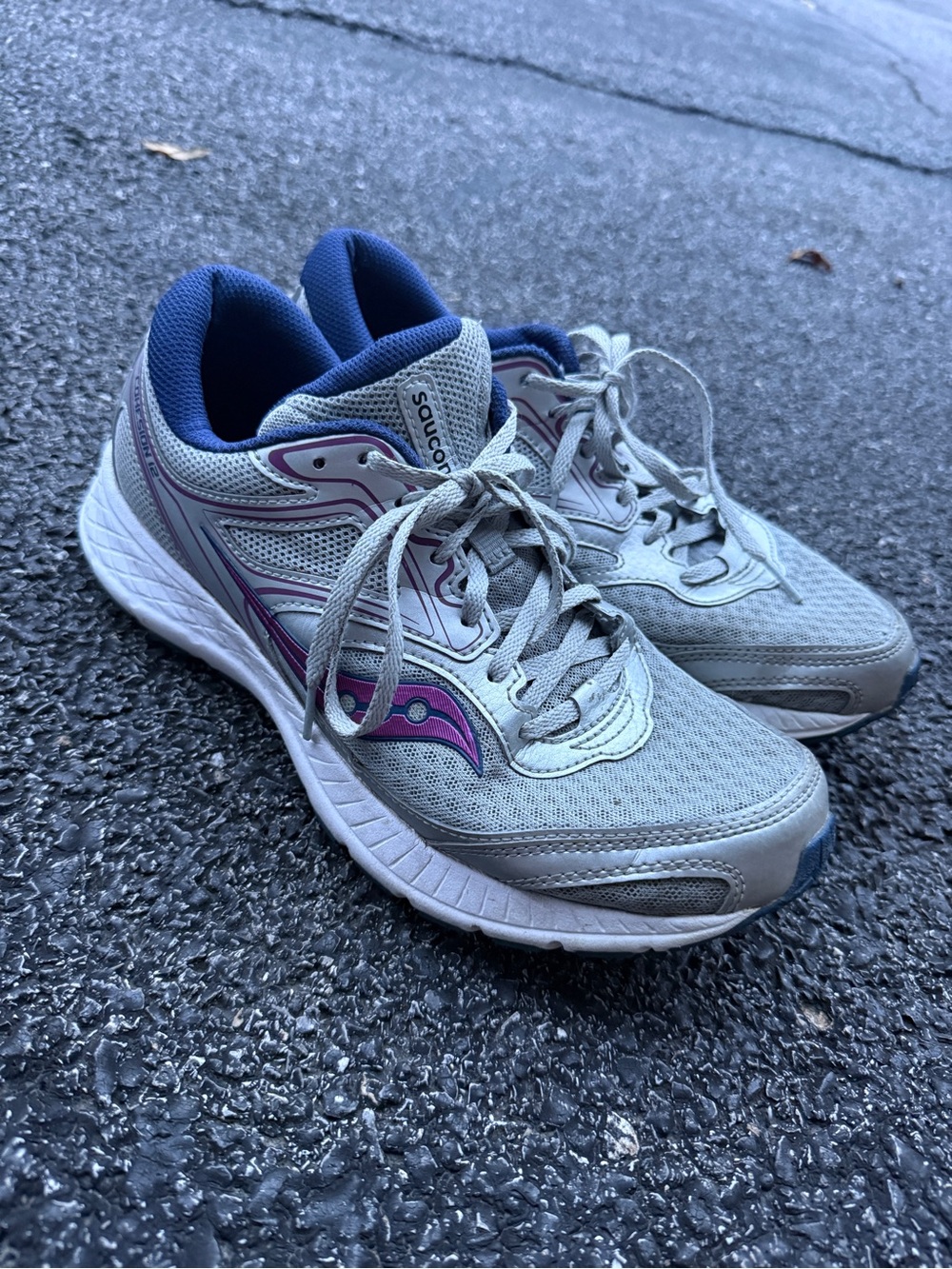 Saucony Cohesion 9 Gray Pink Running Shoes Women’s Size 10